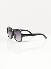 Load image into Gallery viewer, Plain Frame Sunglasses
