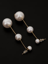 Load image into Gallery viewer, Pearl Earrings
