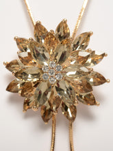 Load image into Gallery viewer, Stoned Flower Necklace
