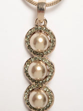 Load image into Gallery viewer, Pearl Necklace
