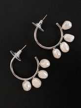 Load image into Gallery viewer, Pearl Finished Hoops
