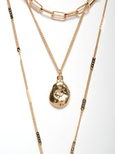 Load image into Gallery viewer, Metallic Pendant Necklace
