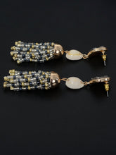 Load image into Gallery viewer, Beaded Seashell Earrings
