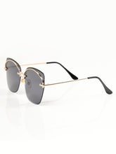Load image into Gallery viewer, Metallic Detail Sunglasses
