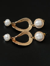 Load image into Gallery viewer, Pearl Earrings
