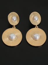 Load image into Gallery viewer, Circular Pearl Earrings
