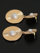 Load image into Gallery viewer, Circular Pearl Earrings
