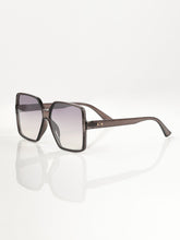 Load image into Gallery viewer, Oversized Square Sunglasses
