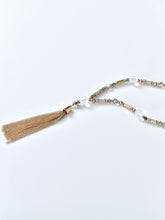 Load image into Gallery viewer, Beaded Necklace

