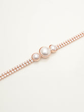Load image into Gallery viewer, Rhinestone Pearl Bracelet
