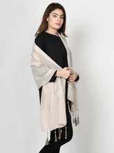 Load image into Gallery viewer, Pearl Tassel Scarf
