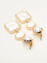 Load image into Gallery viewer, Pearl Stone Earrings
